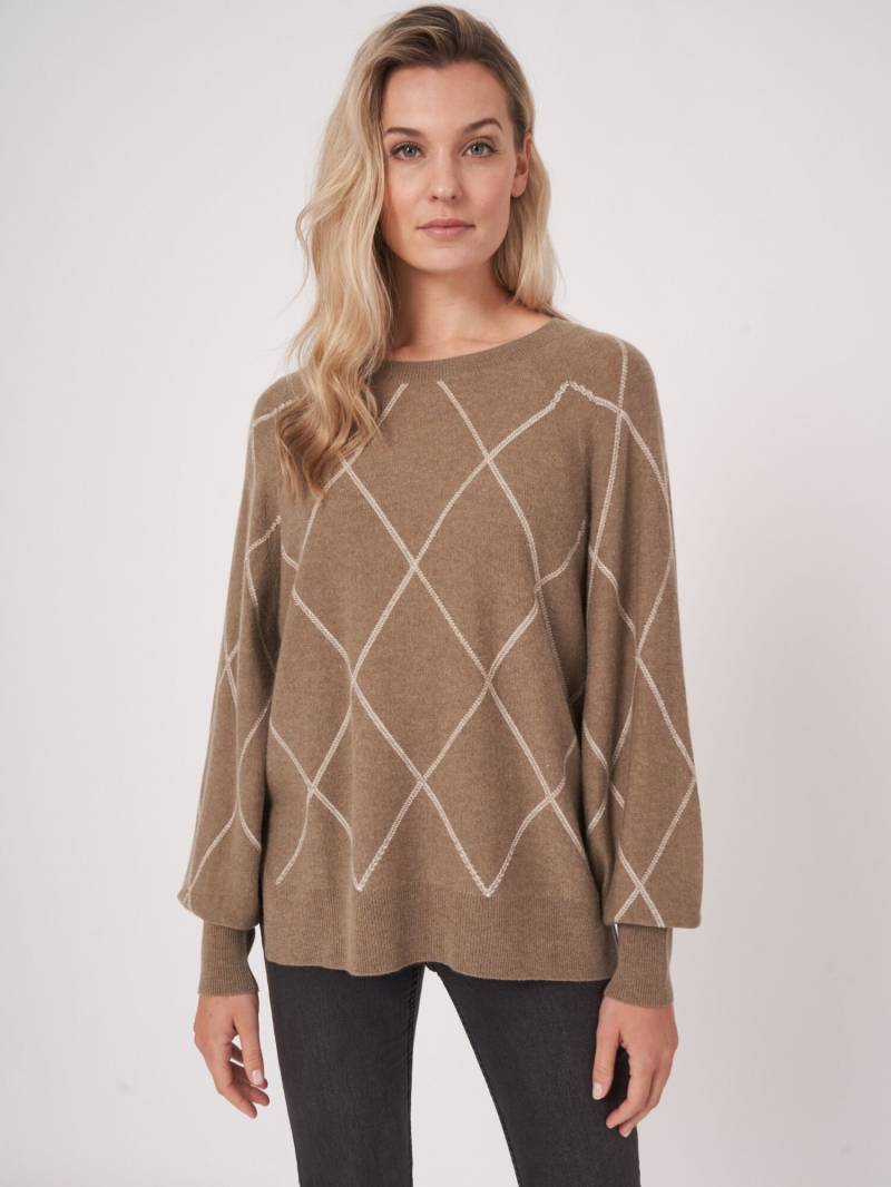 Pullover mit U-Boot-Ausschnitt und Intarsien-Rautenmuster von REPEAT cashmere