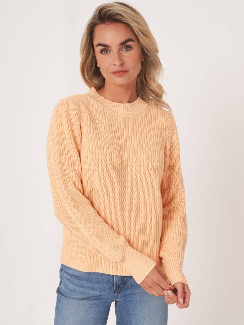 Rippenstrickpullover mit überschnittenen Schultern von REPEAT cashmere