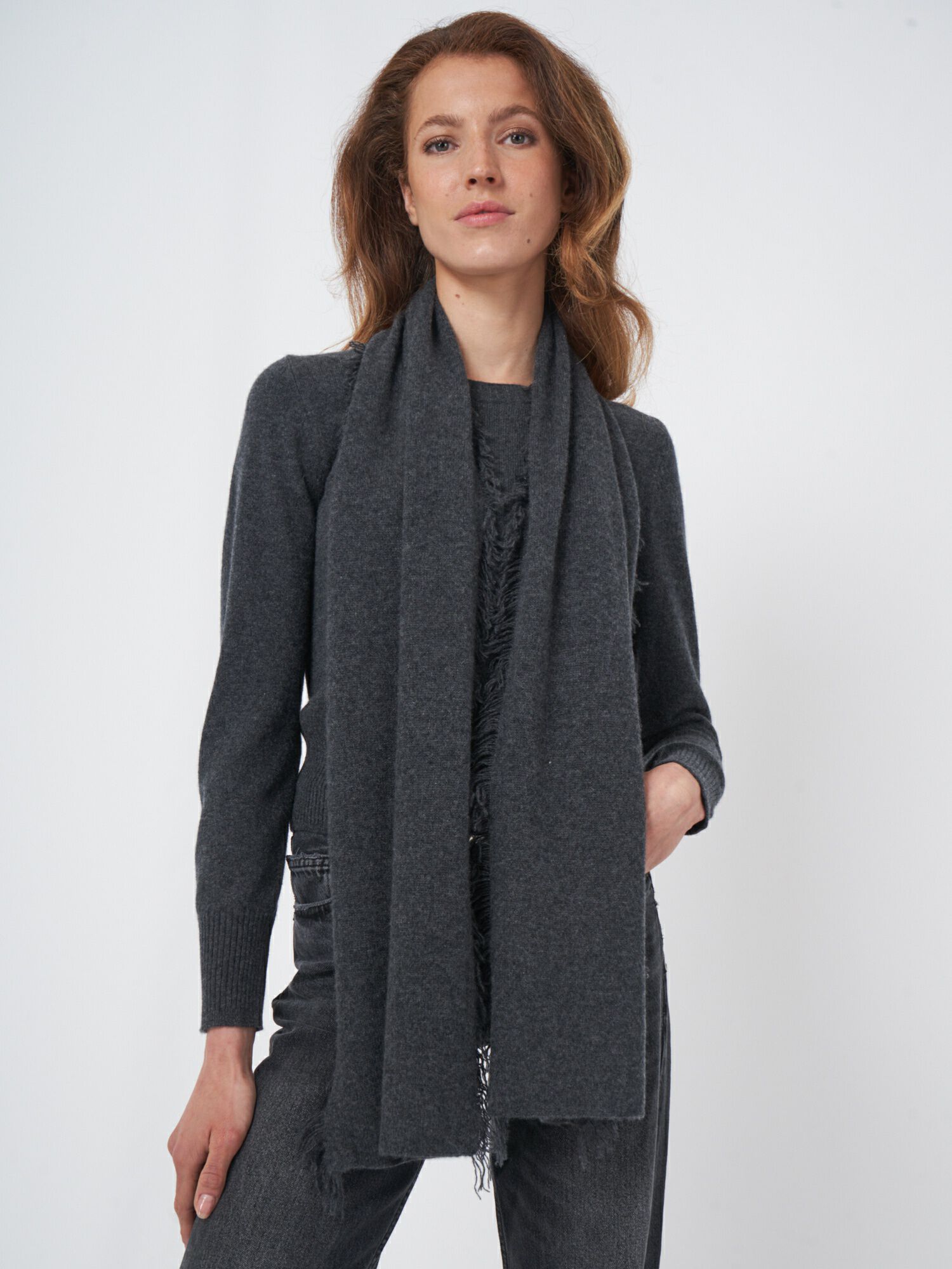 Schal mit Fransen aus Bio-Kaschmir von REPEAT cashmere