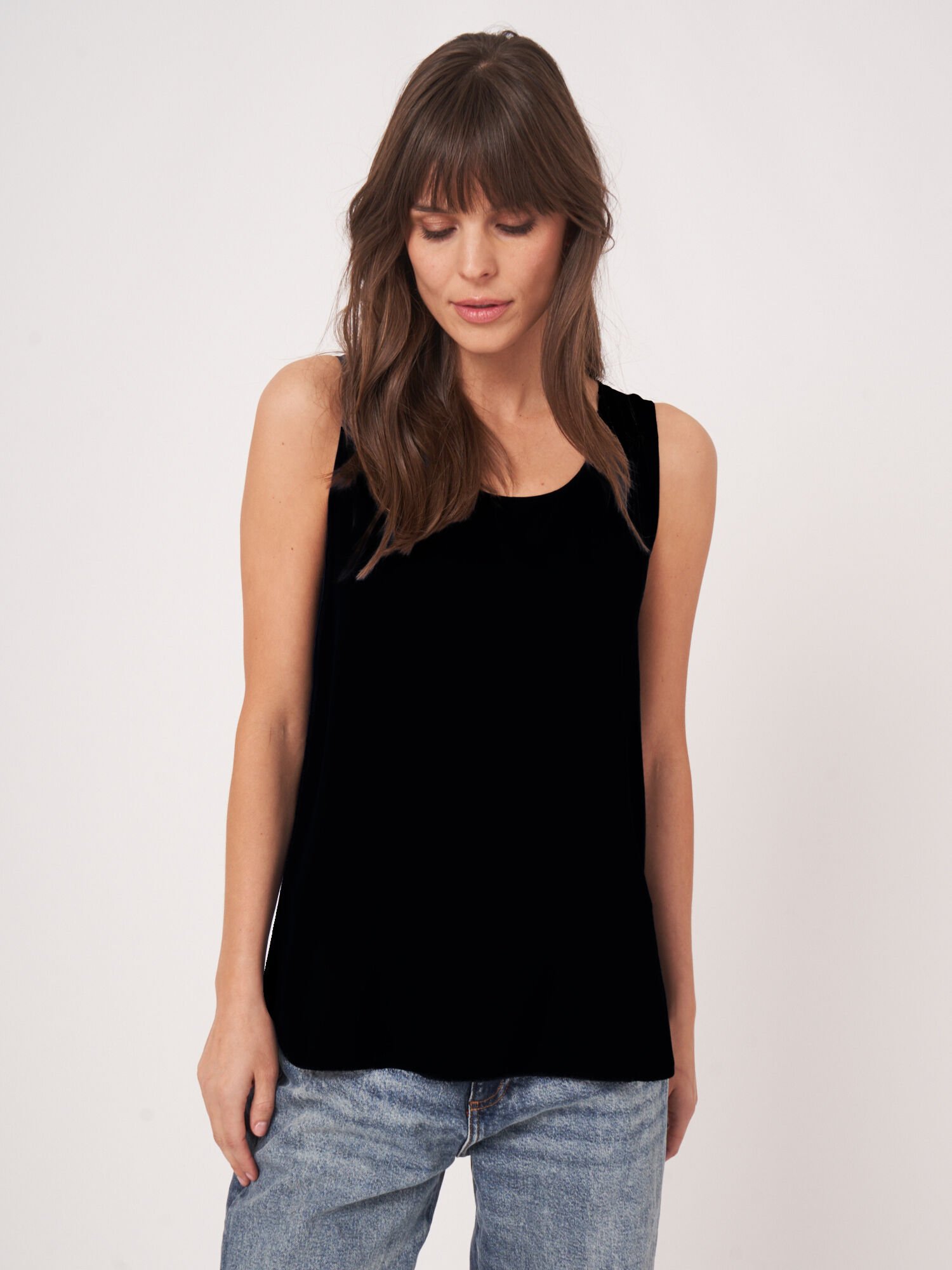 Seidentop mit Rundhalsausschnitt von REPEAT cashmere