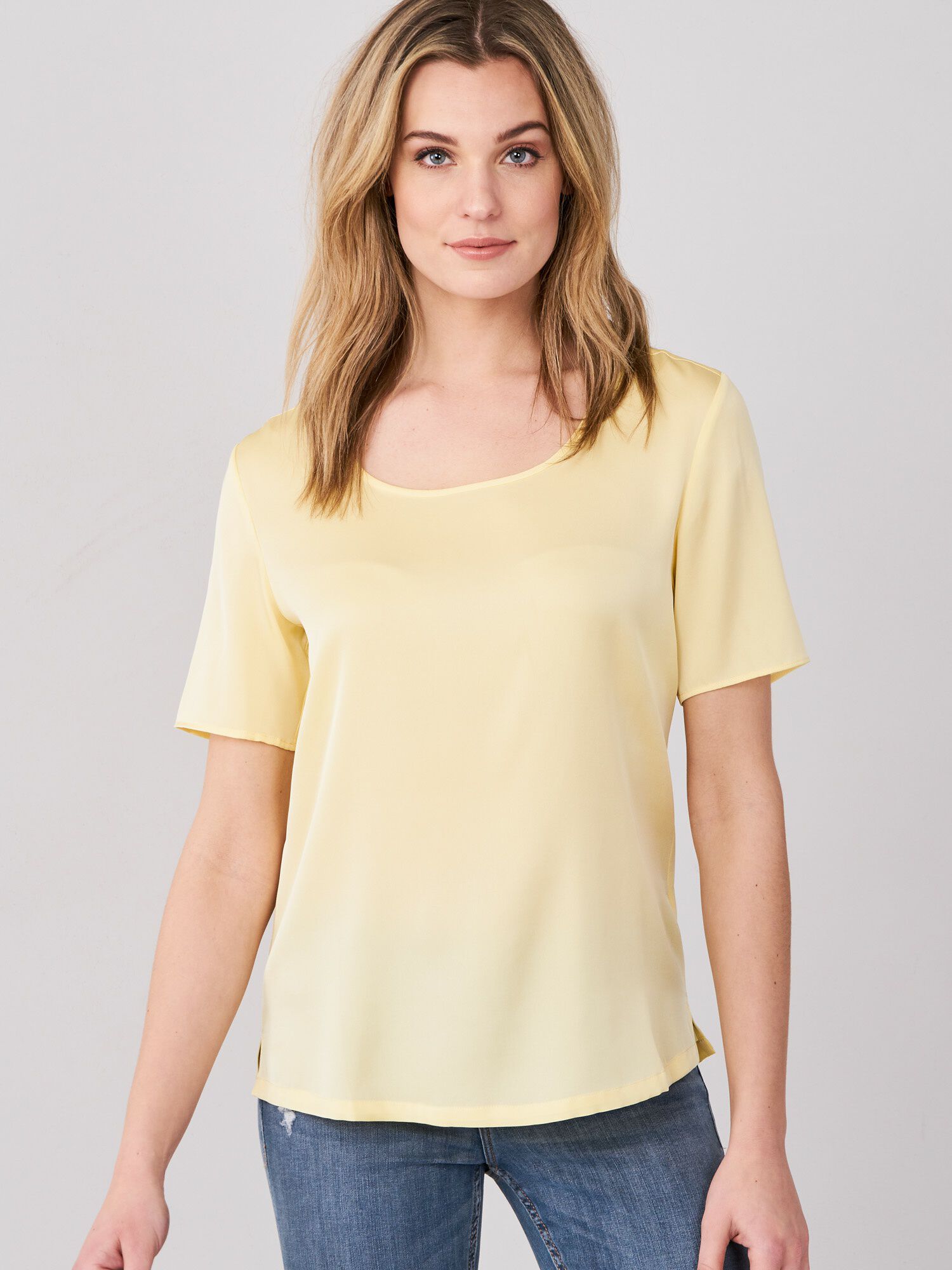 T-Shirt aus Seide von REPEAT cashmere