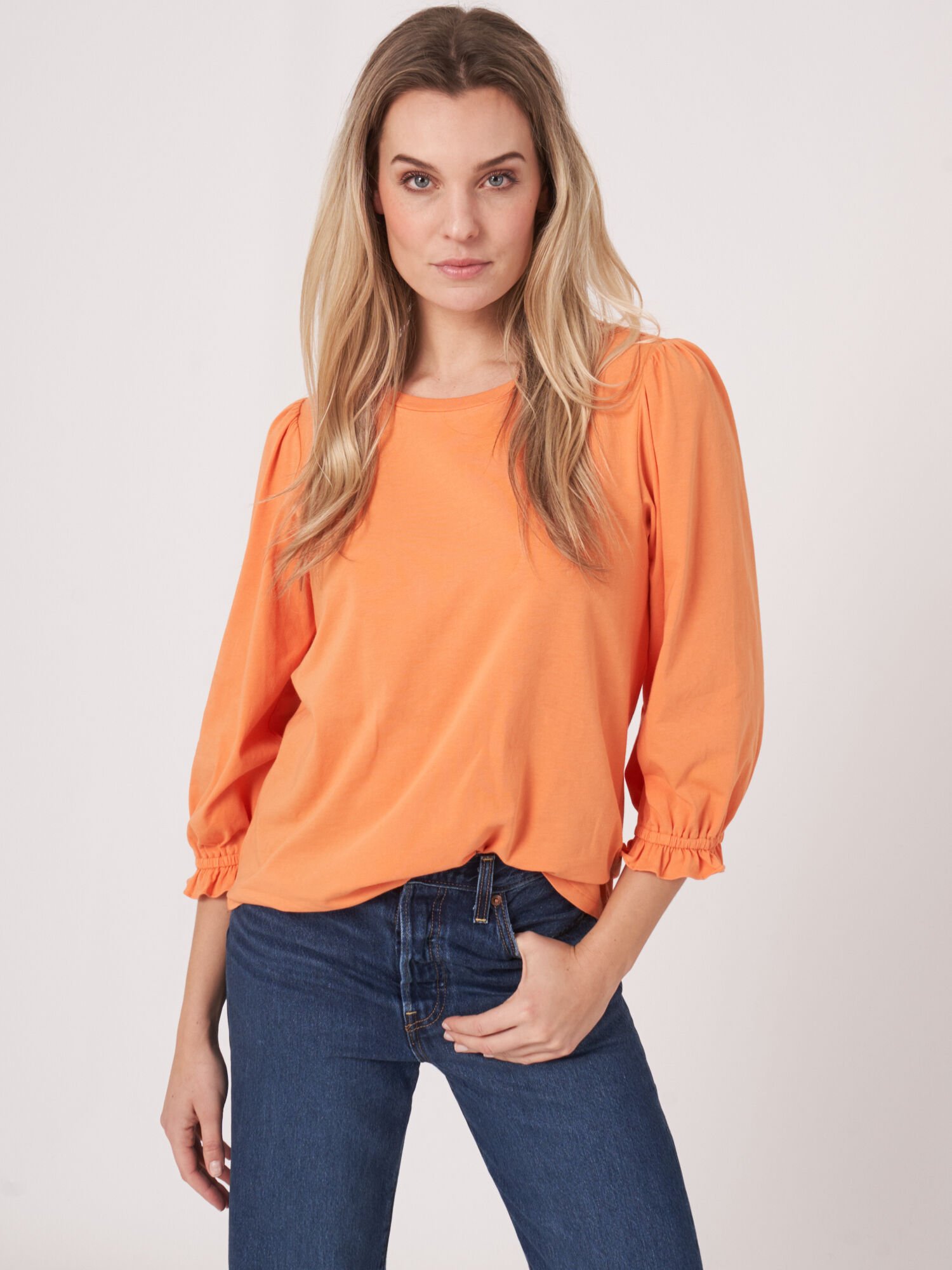 T-Shirt mit 3/4-Ärmeln mit elastischem Bündchen und Rüsche von REPEAT cashmere
