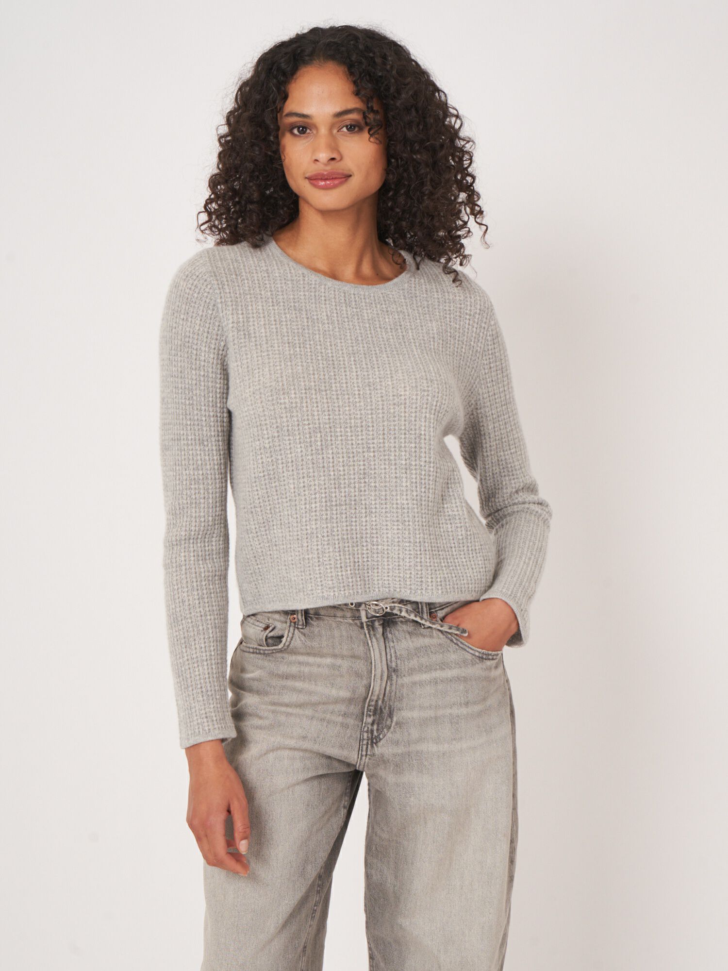 Texturierter Rundhals-Kaschmir-Pullover von REPEAT cashmere