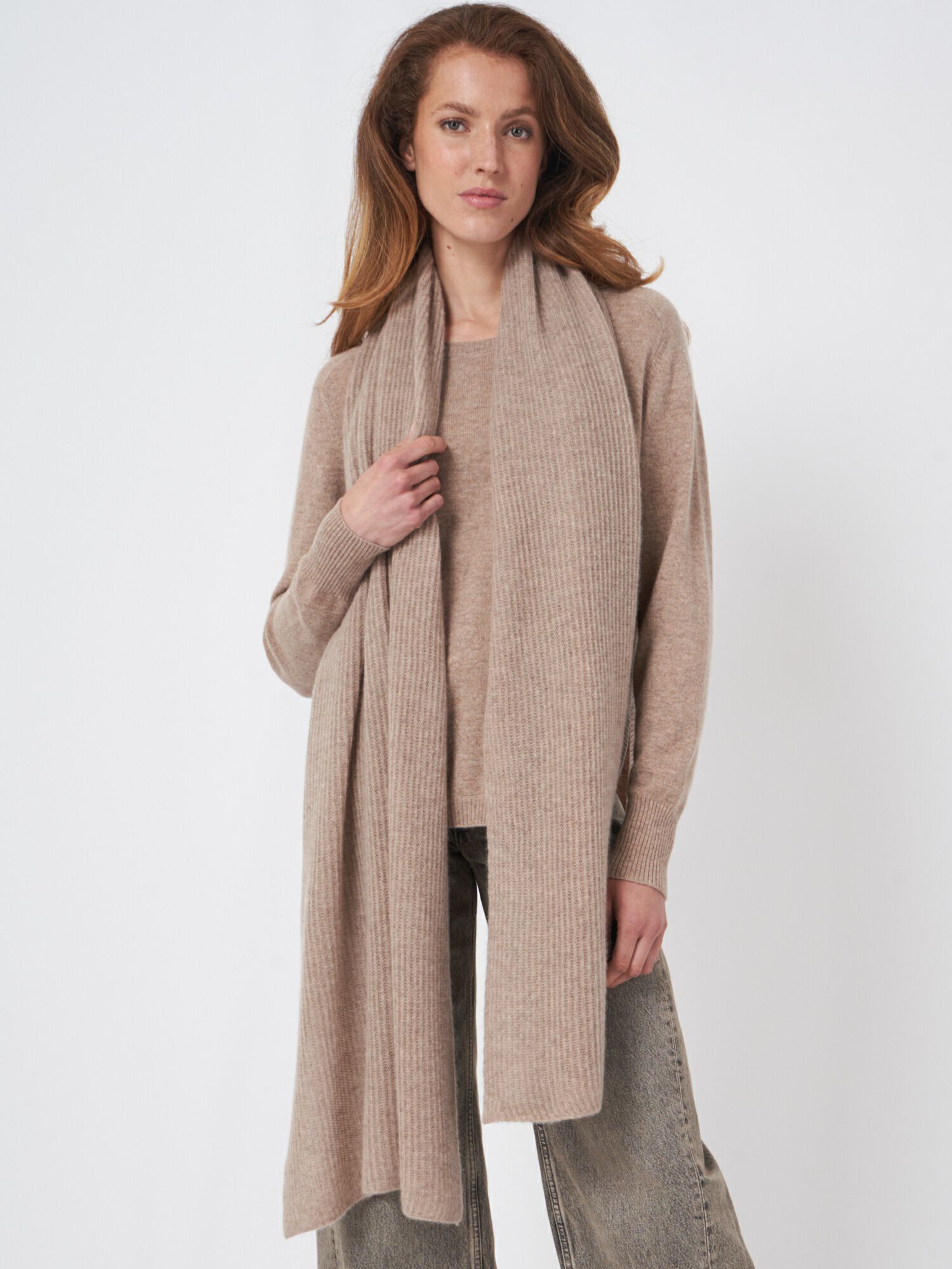 Übergroßer Rippstrick-Kaschmirschal von REPEAT cashmere