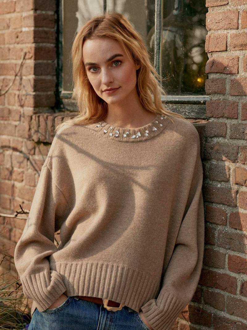 Weiter Pullover mit Strass am Ausschnitt von REPEAT cashmere