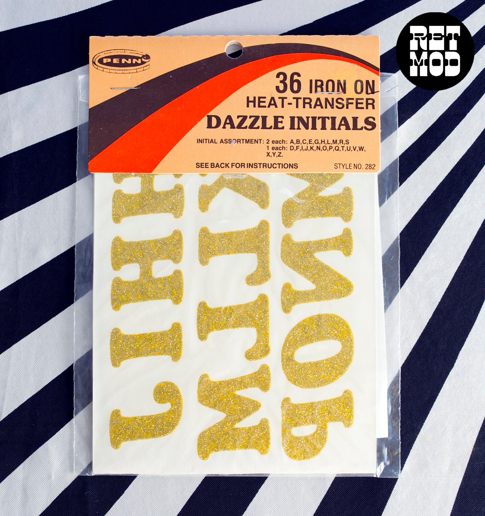 Kultiger Vintage 70S Schriftzug in Gold Glitter Zum Aufbügeln Im Cooper Style von RETMOD