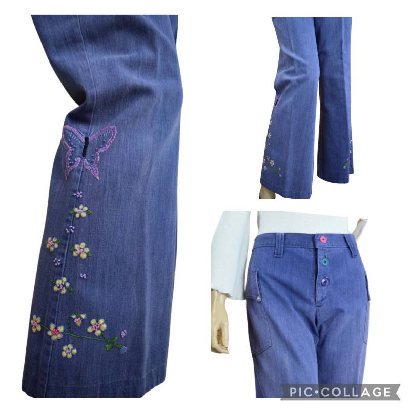 Vintage 1970's Damen Bestickte Denim Schmetterling Blume Hippie Western Button Fly Bell-Bottom Jeans Größe M 32 X 31 von RETROLANDVINTAGE