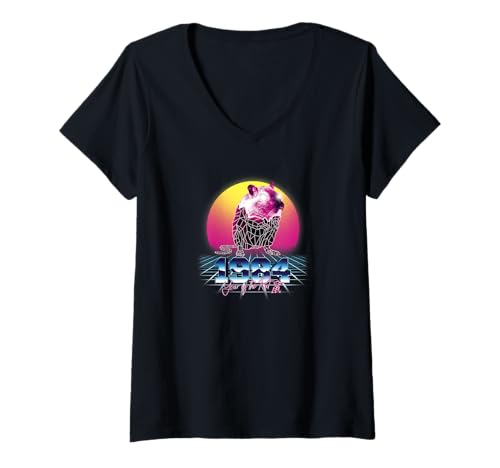 Damen 1984 Jahr der Ratte Vaporwave T-Shirt mit V-Ausschnitt Damen 1984 Jahr der Ratte Vaporwave T-Shirt mit V-Ausschnitt von RETROWAVE ZODIAC SIGNS
