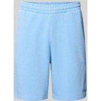 REVIEW Relaxed Fit Sweatshorts mit Label-Stitching in Hellblau, Größe XXL REVIEW Relaxed Fit Sweatshorts mit Label-Stitching in Hellblau, Größe XXL von REVIEW