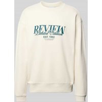 REVIEW Sweatshirt mit Rundhalsausschnitt und Label-Print in Ecru, Größe XXL von REVIEW