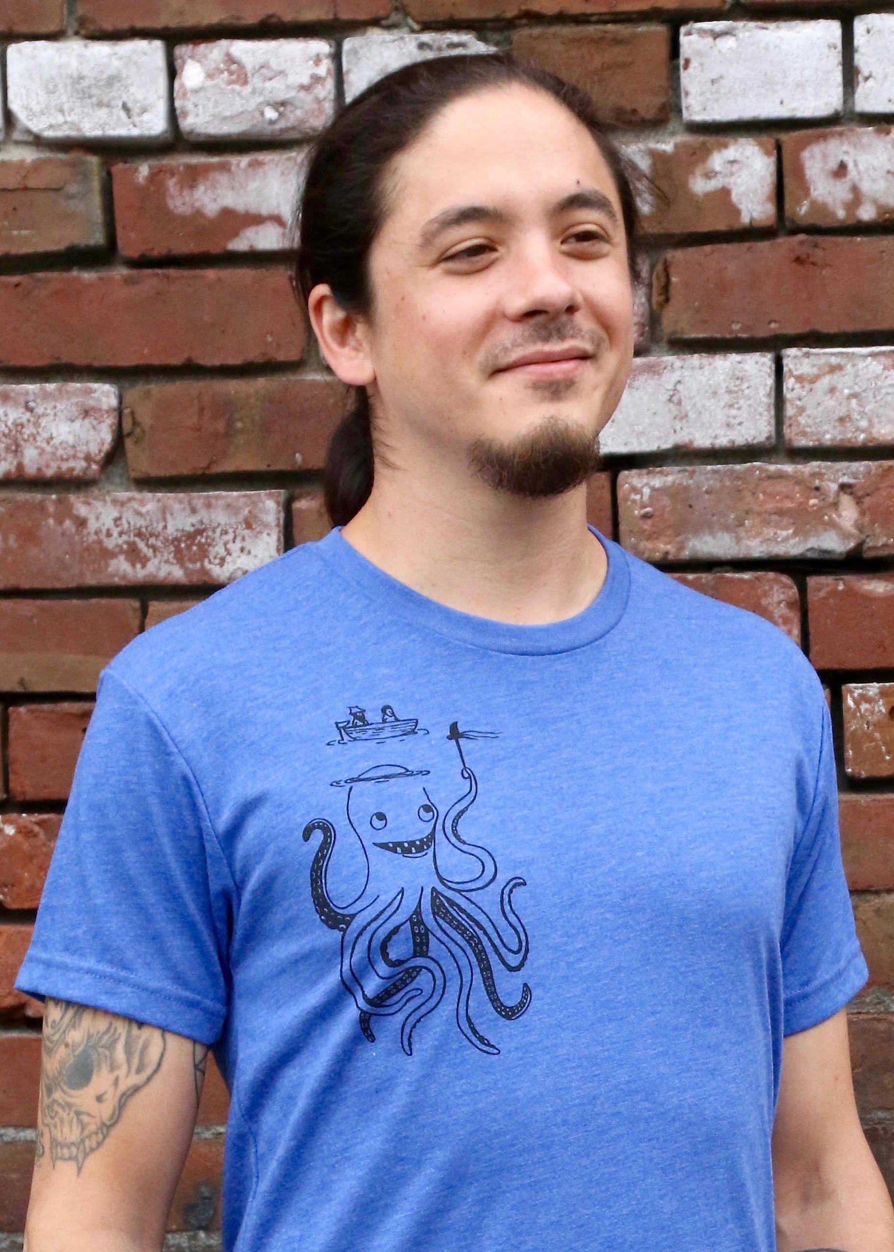 Oktopus Hai Grafik T-Shirt | Lustiges Meeresgeschöpf-T-Shirt von REVIVALINK