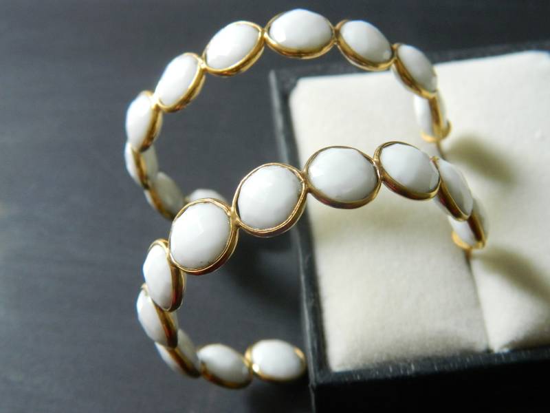 Gold Überzogene Modeschmuck Creolen Elfenbein Farbe Künstliche Quarz Facettierte Münze Form Handgefertigte Designer Einzigartige Boho Schmuck von RFGemsNjewels