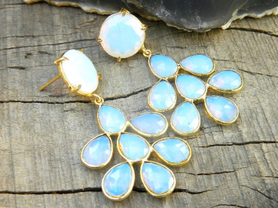 Opalite Künstlichen Quarz Vergoldet Lünette Set Ohrringe Mit Ohrstecker Kronleuchter Modeschmuck Hancrafted Einzigartige Designer Geschenk Verkauf von RFGemsNjewels