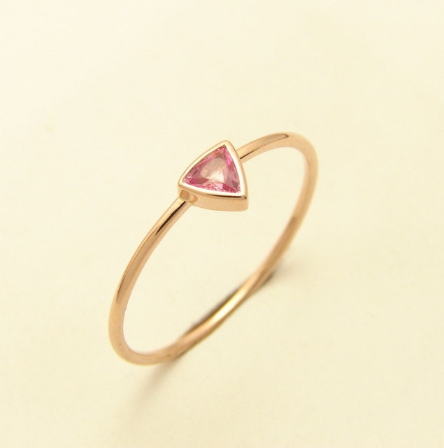 Saphir Ring - Trillion 14K Gold Verlobungsring von RFgoldiamonds