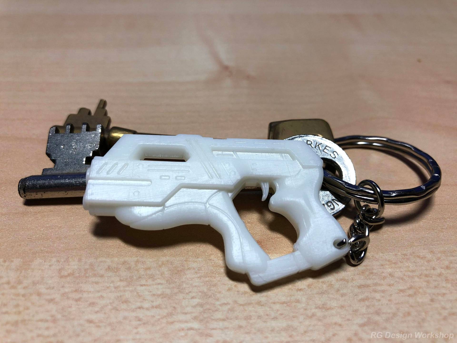 Mass Effect M77 Paladin Schlüsselanhänger von RGDesignWorkshop