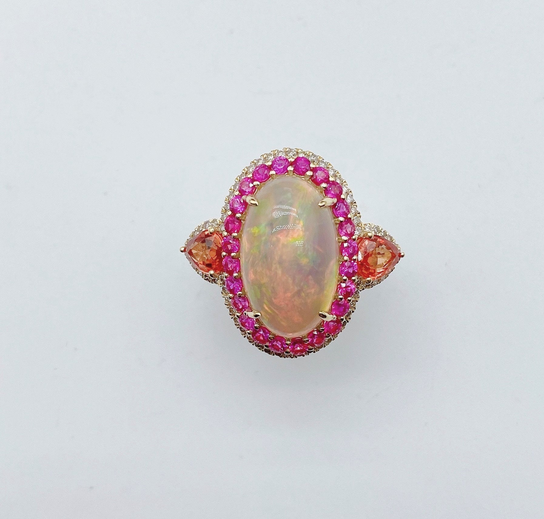 40% Rabatt Auf Sonderauflösung Akzeptieren Staffelpreise Neu Mit Etikett 6, 599 Seltener 18Kt Gold Fancy Opal Pink Saphir Orange Diamant Ring von RGalleriesJewels