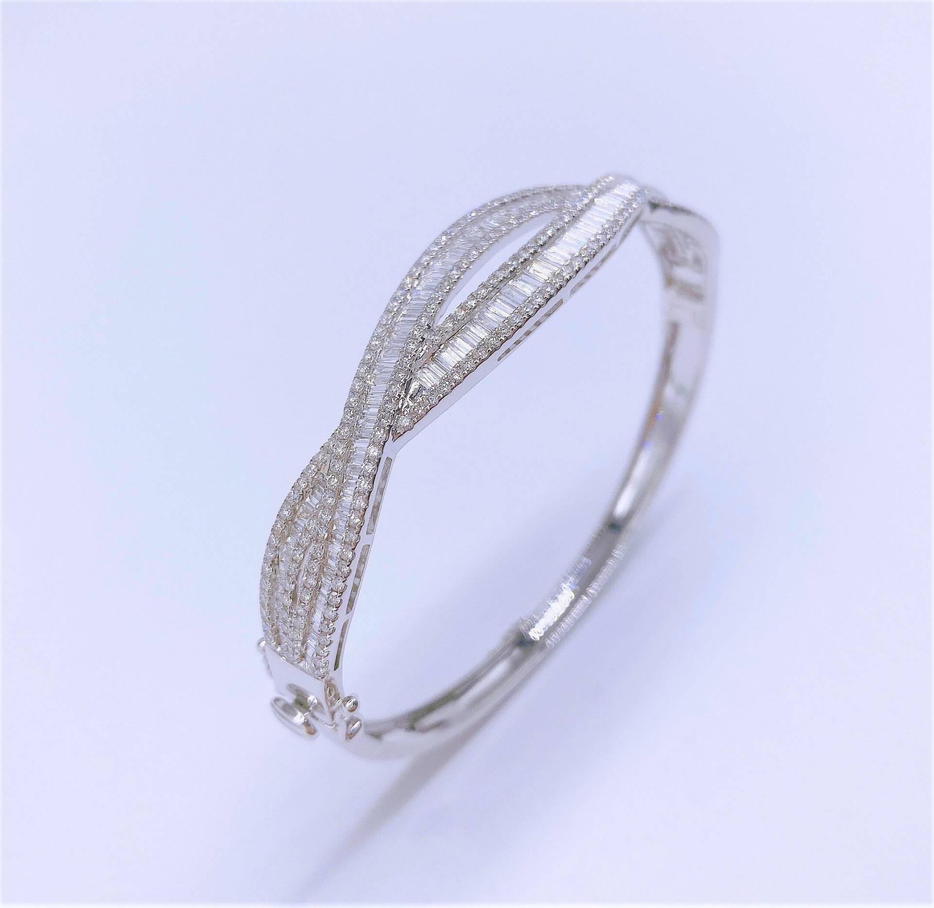 50% Off Special Liquidation Clearance Beste Angebote Akzeptieren Nwt 14, 769 18Kt Gold Wichtig Fancy Baguette Diamant Armreif von RGalleriesJewels