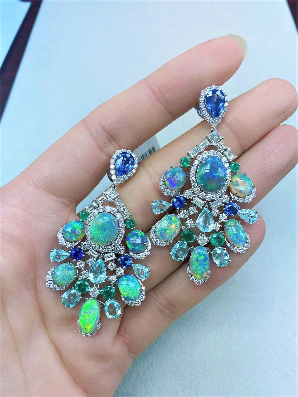 65%off Liquidation Clearance Seltene Nwt 72.500 Wunderschöne 18Kt Gold Glittering Schwarz Opal Seltene Paraiba Smaragd Saphir Diamant Ohrringe von RGalleriesJewels