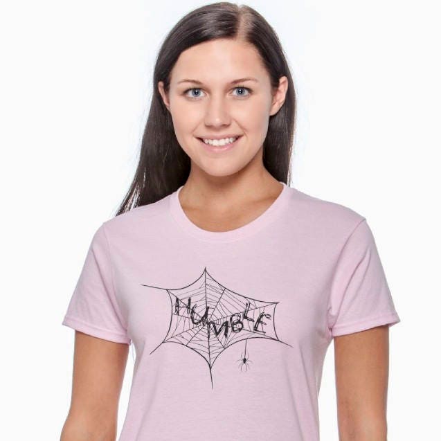 Humble Spiderweb Print T-Shirt - 6 Unzen Schwere Baumwolle von RH2Creations