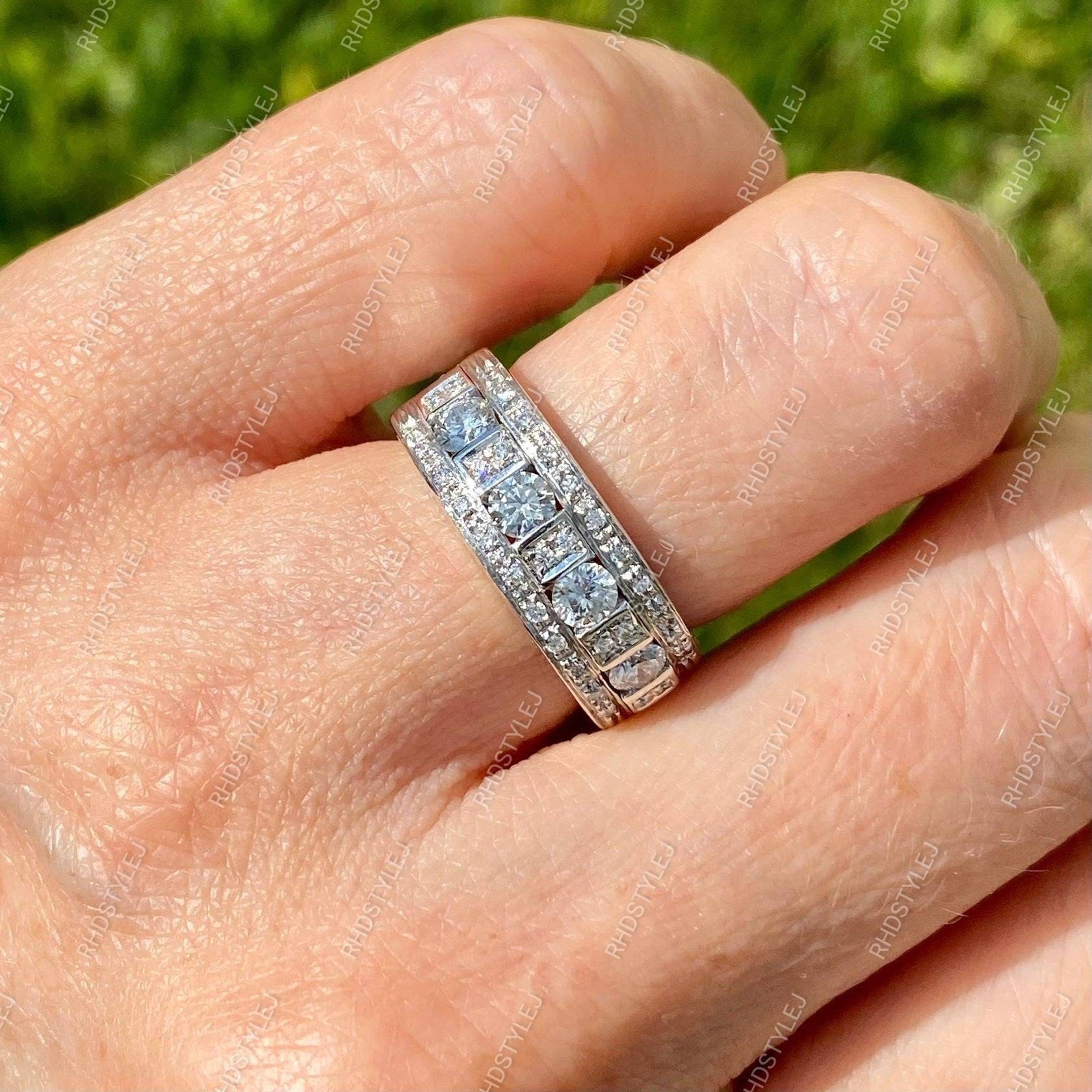 Breite Band Ringe Für Frauen, Breiter Verlobungsring, Moissanite Jubiläums Band, Chunky Eternity Ehering, 925 Sterling Silber von RHDSTYLEJ