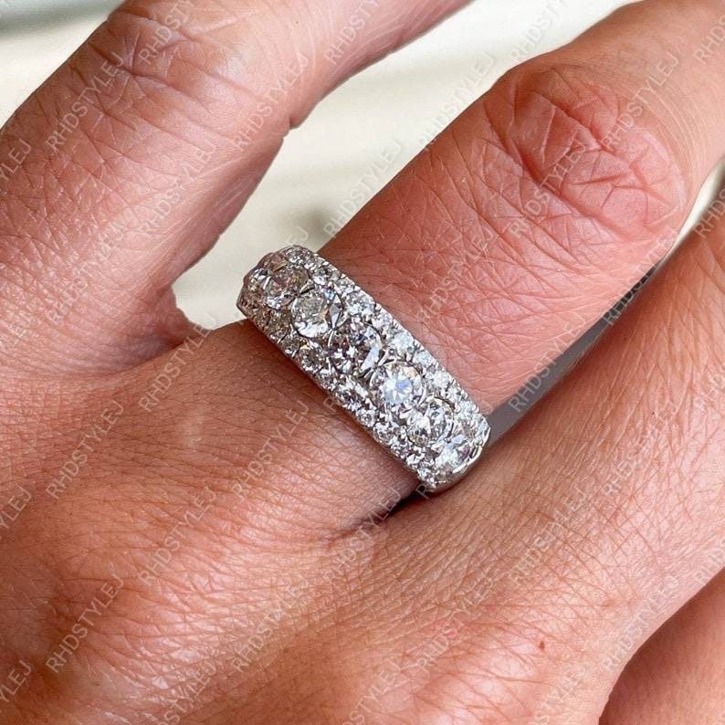 Breites Band Moissanite Ring, Jubiläums Bänder Für Frauen, Halb Eternity Eheringe Einzigartiger Silber Versprechen Ring Sie von RHDSTYLEJ