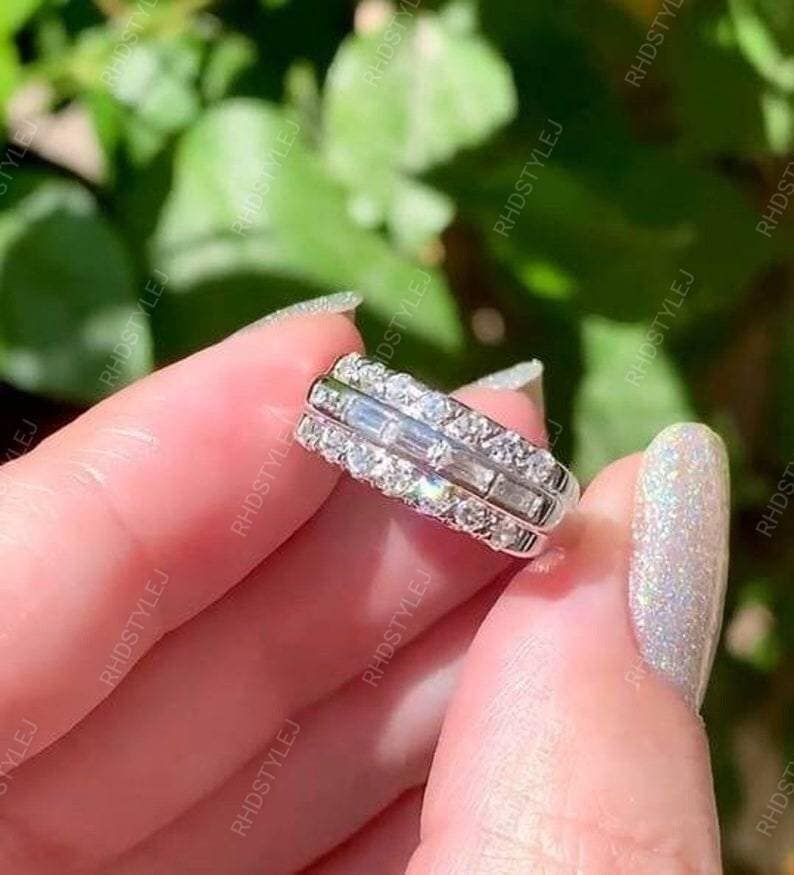 Runde Und Baguette Moissanite Band, Breite Jubiläumsbänder Frauen, Einzigartige Dreireihige Hochzeit Art Deco Vintage Silber Versprechen Ring von RHDSTYLEJ