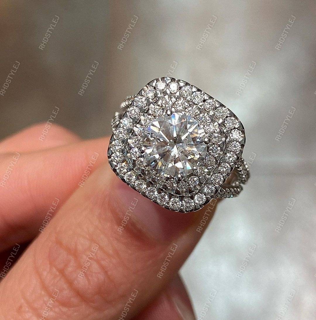 Runder Moissanite Doppel Halo Verlobungsring, Split Shank Ring, Art Deco Ehering Frauen, 925 Sterling Silber Diamant Ring von RHDSTYLEJ