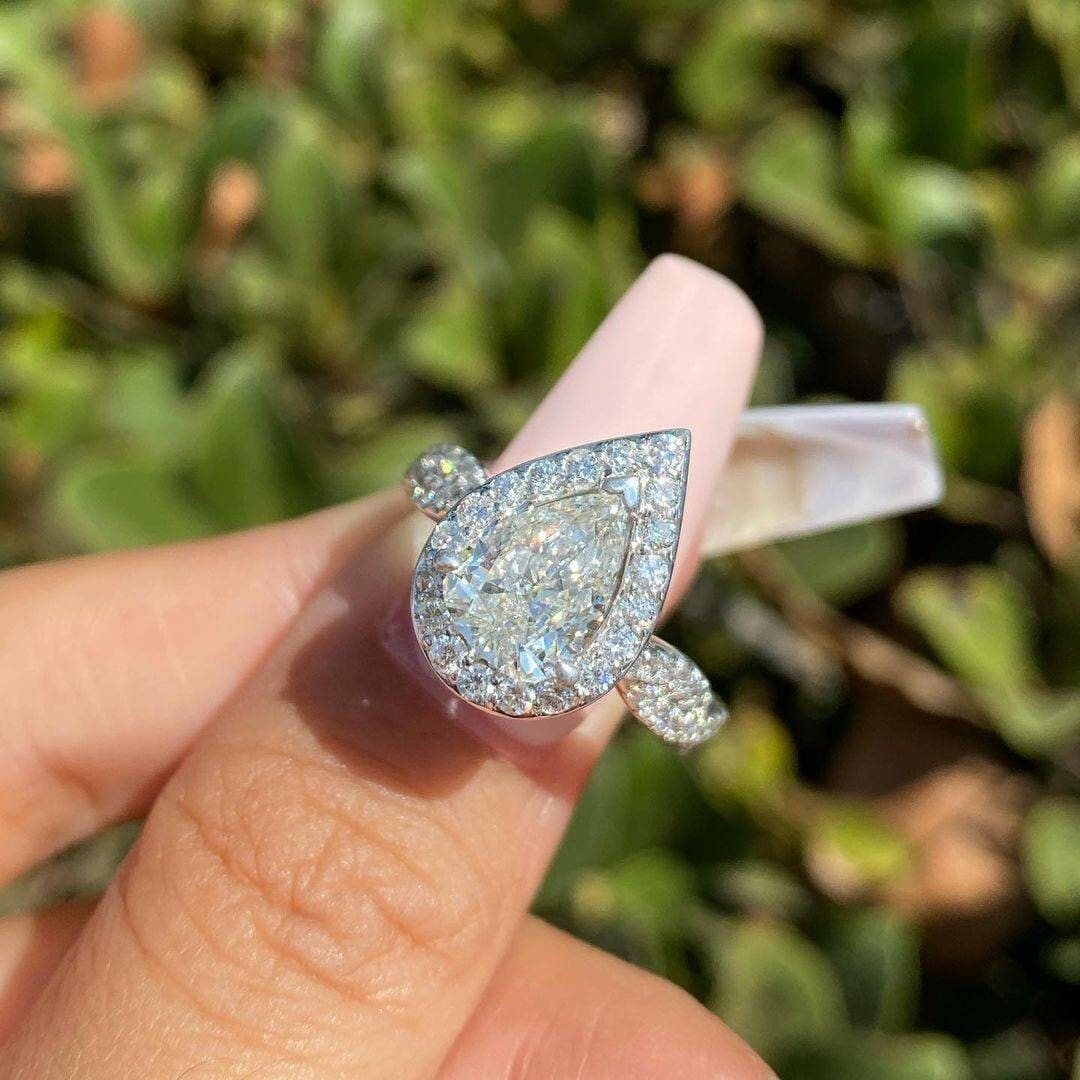 Tropfen Moissanite Ring, 2 Kt Birnenförmig Halo Verlobungsring, Verdrehter Ehering, Twist Seil Schaftring, Silber Wassertropfen Versprechen Ring von RHDSTYLEJ