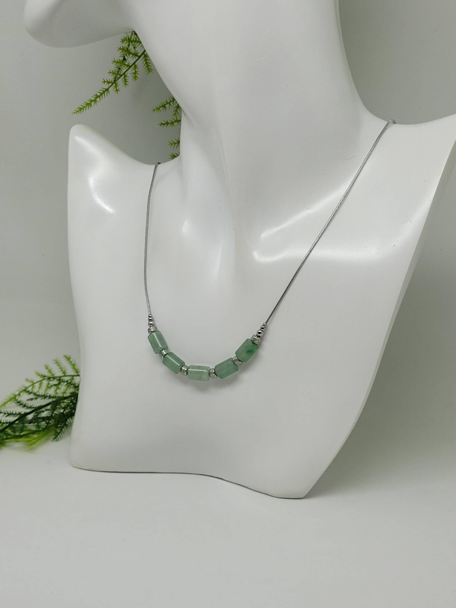 Grüner Aventurin Kette Joty Filigran Elegant Zeitlos Für Sie Alltag Freizeit Anlässe Geschenk Idee Geburtstag Weihnachten 4You Gratisvers von RHEINSTONE