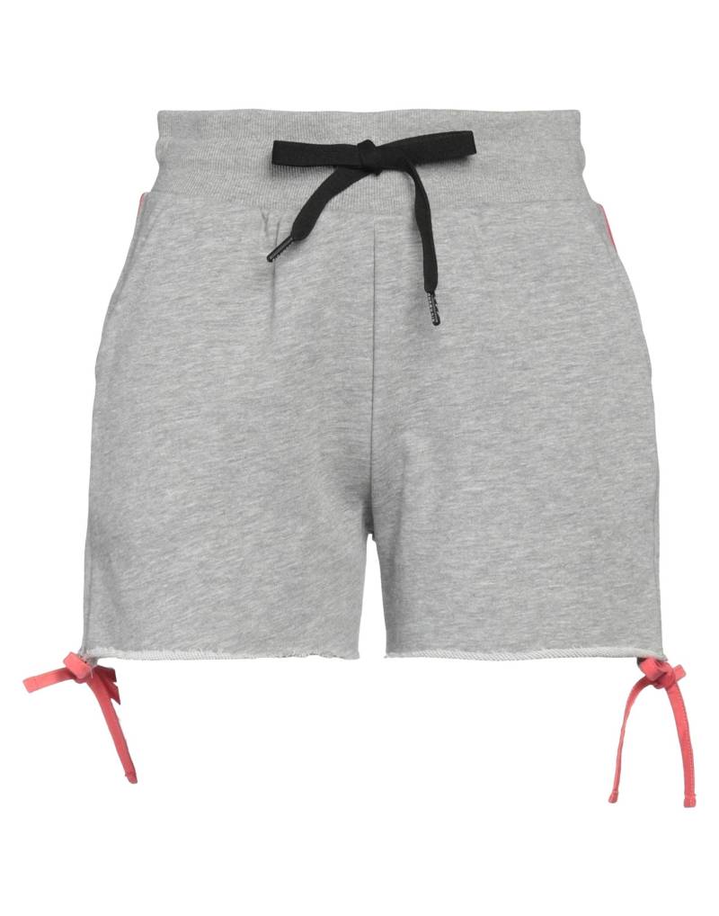 RICHMOND Shorts & Bermudashorts Damen Hellgrau von RICHMOND