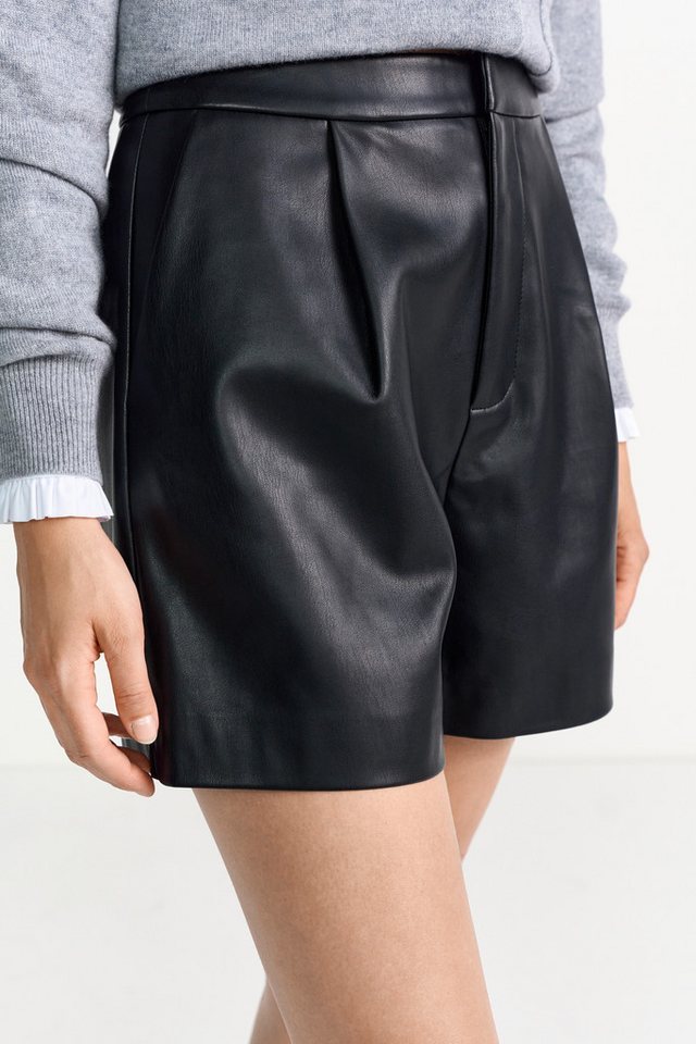 RICHROYAL Shorts in Lederoptik, ausgestellter Schnitt RICHROYAL Shorts in Lederoptik, ausgestellter Schnitt von RICHROYAL