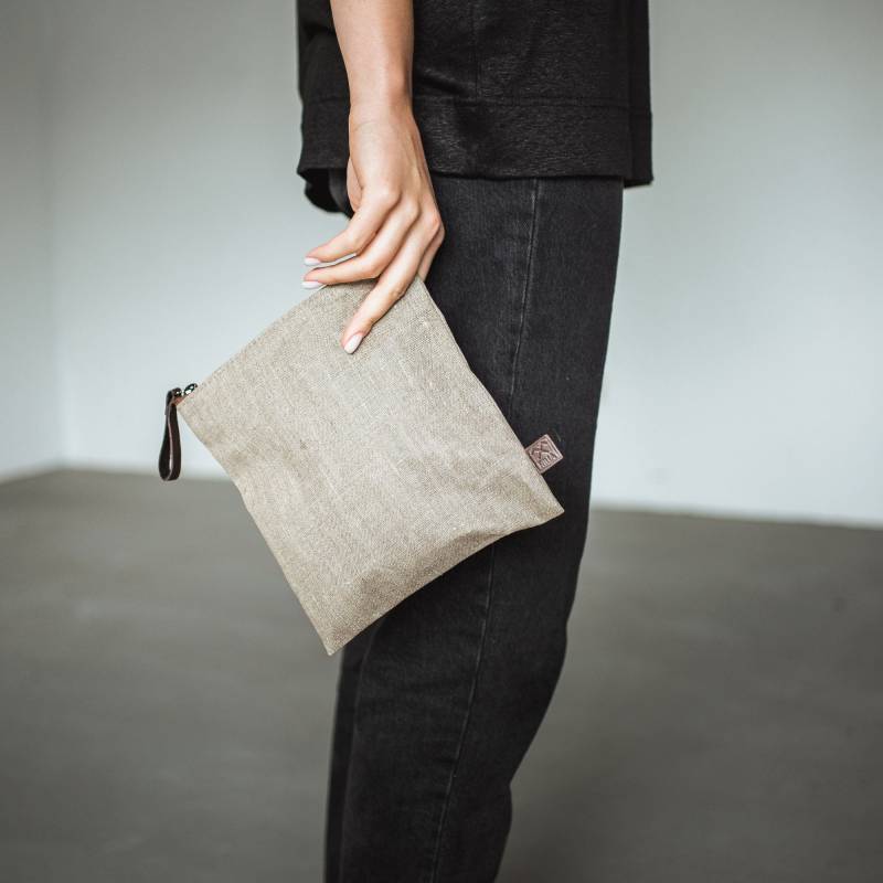 Kosmetiktasche Aus Leinen Mit Reißverschluß Und Ledergriff, Baltic Linen von RIIJA