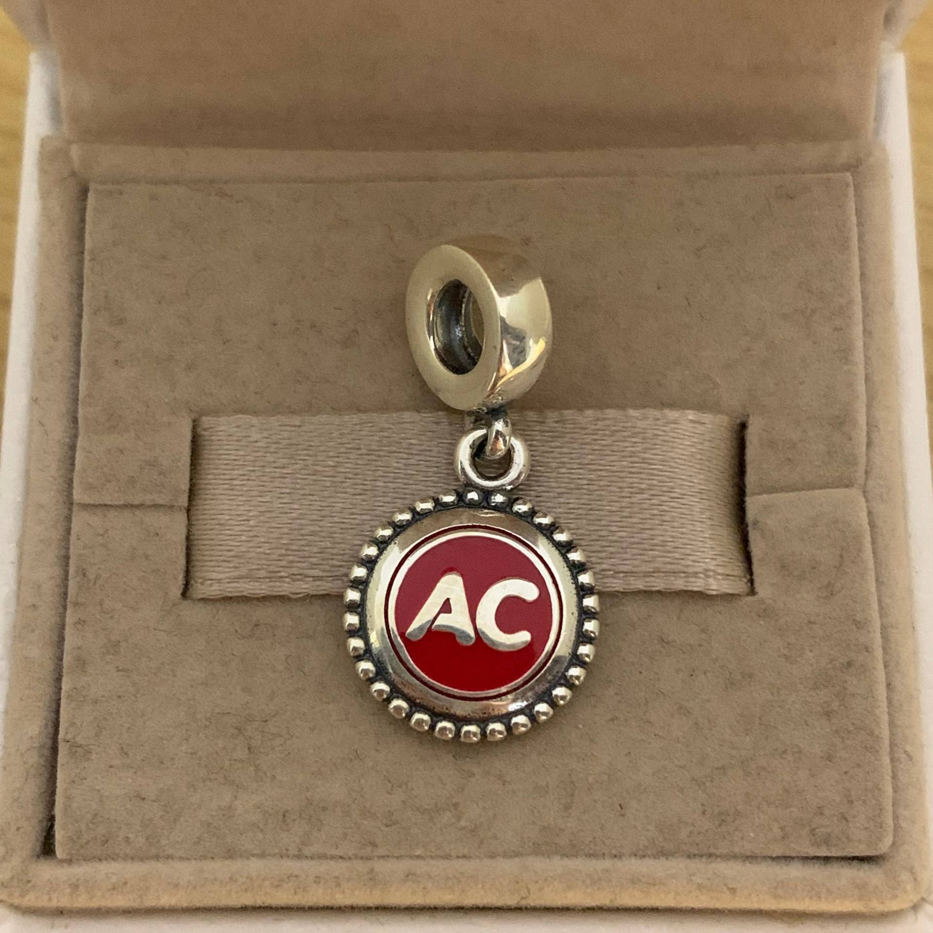 Ein C Logo Rot Baumeln Charme Anhänger, S925 Sterling Silber Schmuck, Für Armband, Halskette, Emaille Handwerk, Mit Geschenkbox, Geschenk von RINPOCHEsCollections