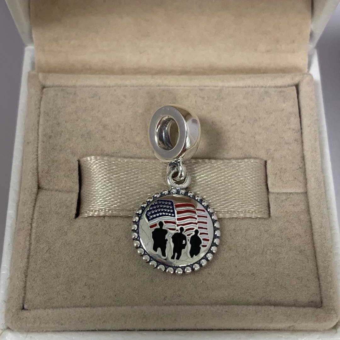 Us-Armee Exklusiver Baumelnder Charm-Anhänger ，s925 Sterling Silber Amerika Flagge Baumeln Charm Für Armband，anhänger Halskette，emaille Handwerk von RINPOCHEsCollections