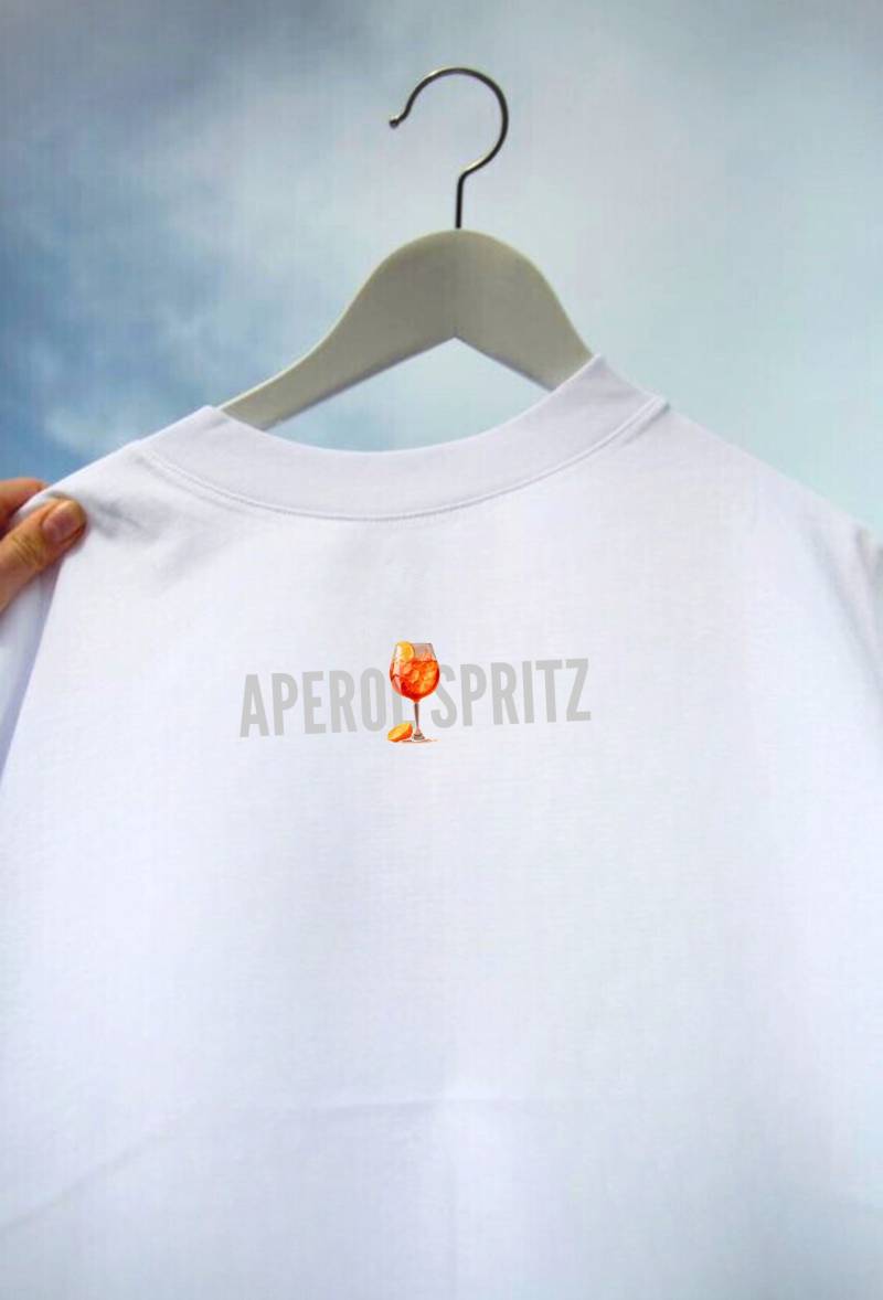 Aperol Spritz Art T-Shirt/Funny Alcohol Best Friend Gift Tshirt Printed Minimalistic Text Shirt Summer Cocktail Party Vibe von RISCStudios