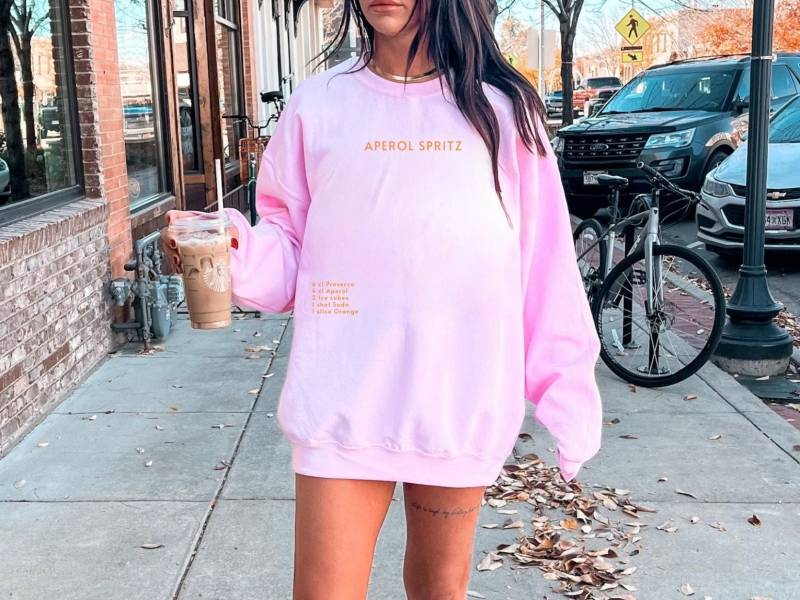 Aperol Spritz Ingredients Crewneck // Funny Alcohol Quote Best Friend Gift Pullover Printed Minimalistic Sweater von RISCStudios