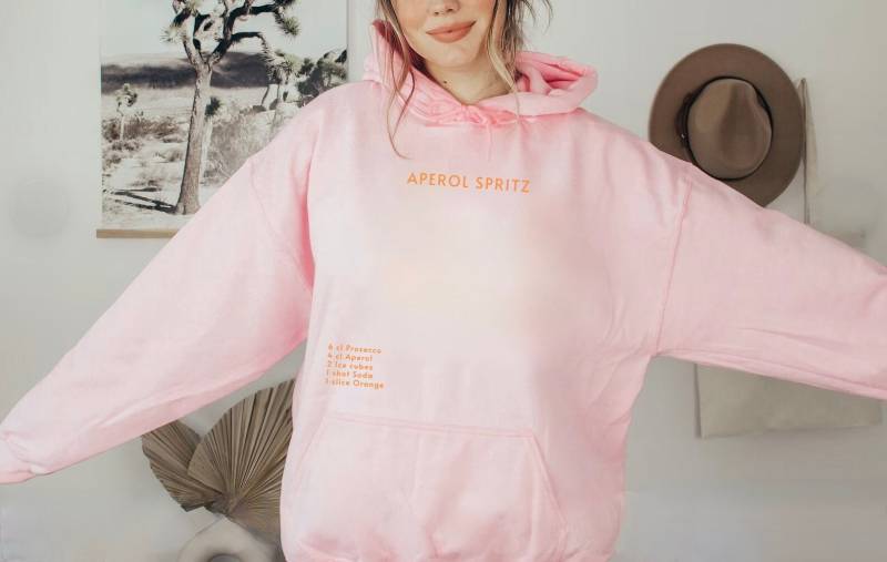 Aperol Spritz Ingredients Hoodie // Funny Alcohol Quote Best Friend Gift Pullover Printed Minimalistic Sweater von RISCStudios