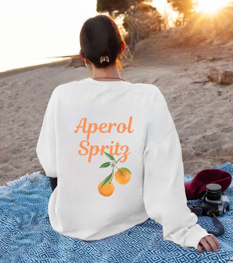 Aperol Spritz Vintage Backprint Crewneck // Funny Alcohol Best Friend Gift Pullover Printed Orange Fruit Summer Vibe Retro Sweater von RISCStudios