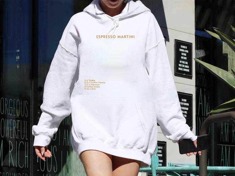Espresso Martini Ingredients Hoodie // Funny Alcohol Quote Best Friend Gift Pullover Printed Minimalistic Sweater von RISCStudios