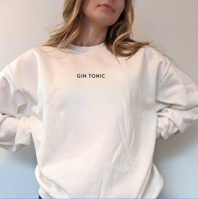 Gin Tonic Vintage Crewneck // Funny Alcohol Quote Best Friend Gift Pullover Printed Minimalistic Sweater von RISCStudios
