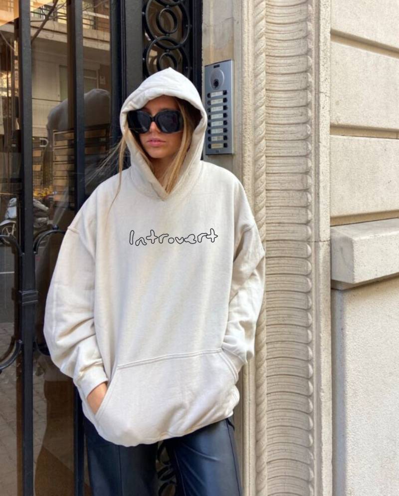 Introvert Hoodie // Best Friend Personality Gift Pullover Minimalistic Introverted Shirt Handwritten Statement Subtle Aesthetic von RISCStudios