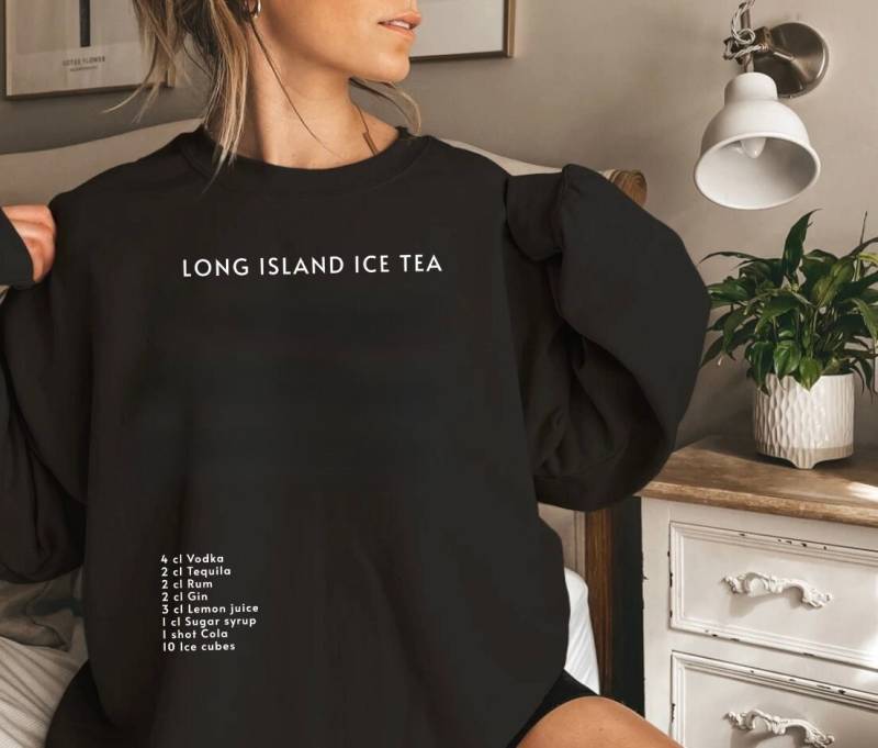 Long Island Ice Tea Ingredients Crewneck // Funny Alcohol Quote Best Friend Gift Pullover Printed Minimalistic Sweater von RISCStudios