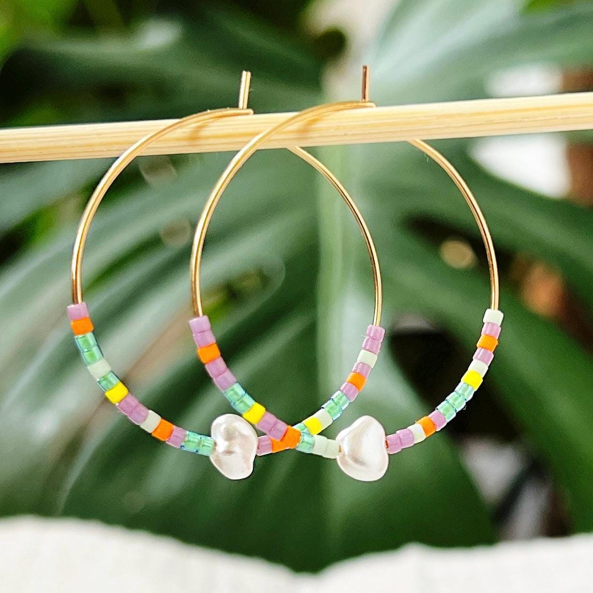 Ohrringe Mit Feinen Perlen | Miyuki Bunt Süßwasserperle Perlenohrringe Filigran Geschenk Freundin Gold Sommer Zart Ohrringe Mit Feinen Perlen | Miyuki Bunt Süßwasserperle Perlenohrringe Filigran Geschenk Freundin Gold Sommer Zart von RISEcosmos