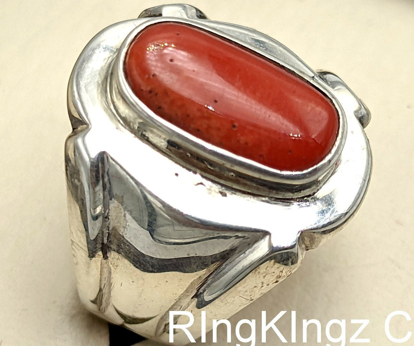 Natürlicher Korallen Ring, Stilvoller Herren 925 Sterling Silber Merjan Personalisierter Geburtsstein Geschenke Für Ihn von RIngKIngz