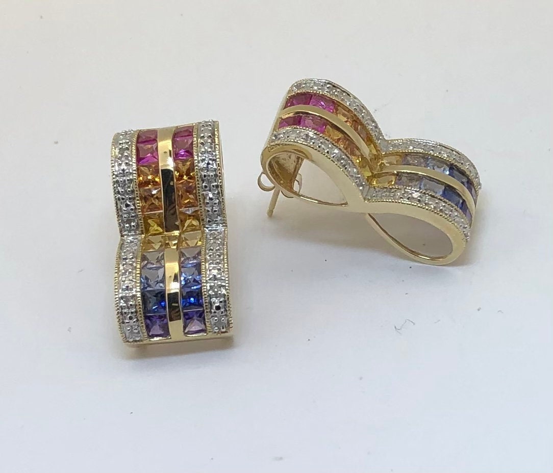 Wunderschöne 10Kt Gold Multi Color Created Saphir Ohrringe, 32 Diamanten 40 Princess Cut Steine Gelbgold von RKLEINJEWELRY