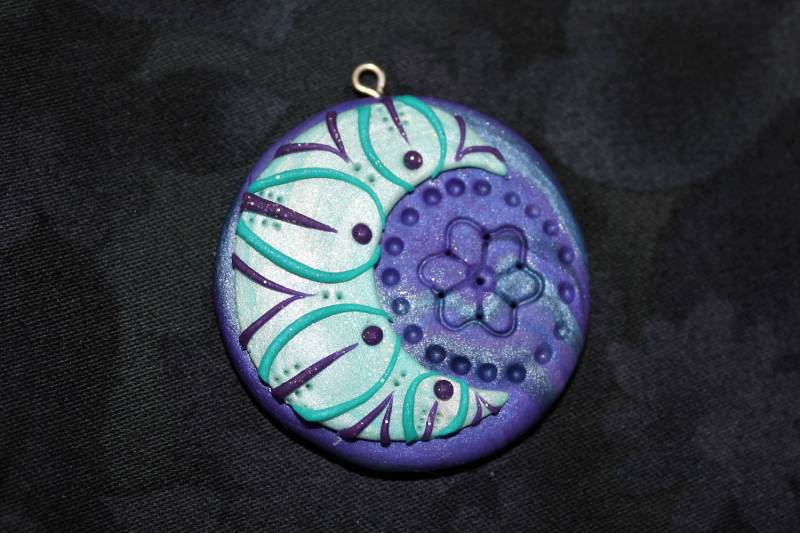 Blauer Mond Polymer Clay Halskette Anhänger Blauer Mond Polymer Clay Halskette Anhänger von RLCArts