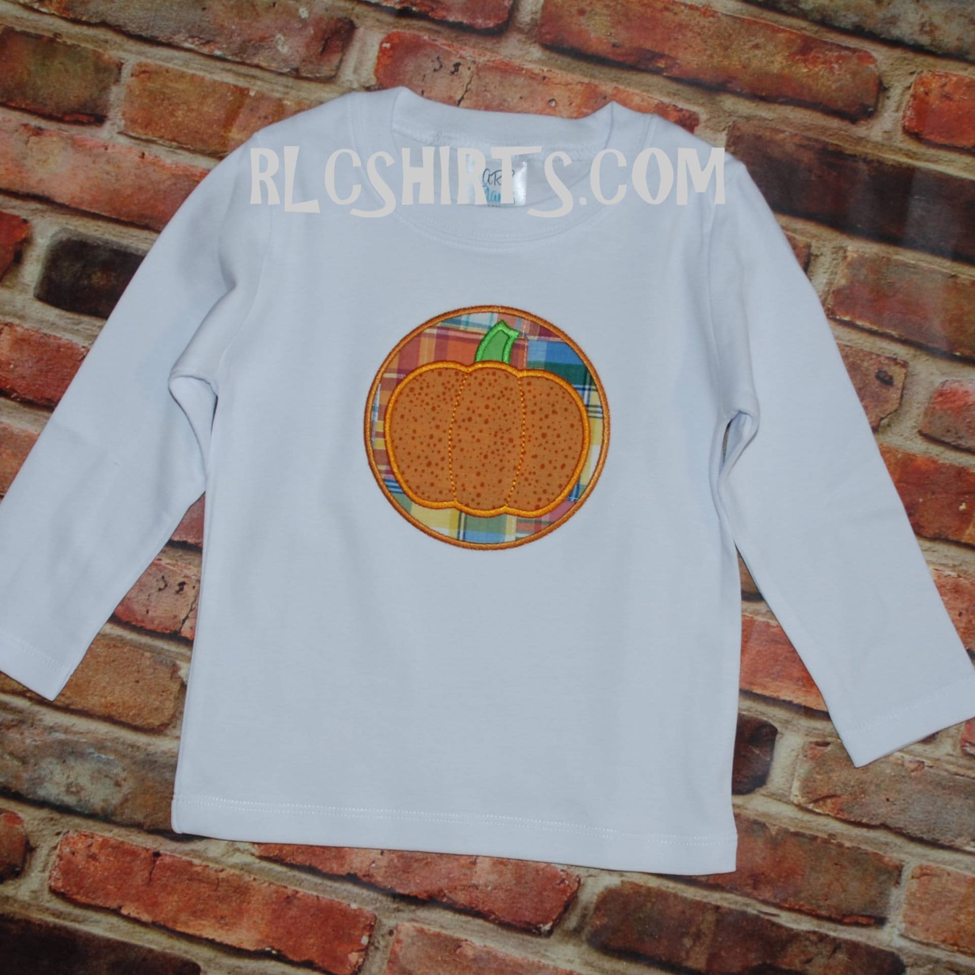 Kürbis Applikation Shirt. Herbstshirt. Applikationsshirt. Monogrammiertes Herbst Halloween Kürbis Applikation Shirt. Herbstshirt. Applikationsshirt. Monogrammiertes Herbst Halloween von RLCShirts