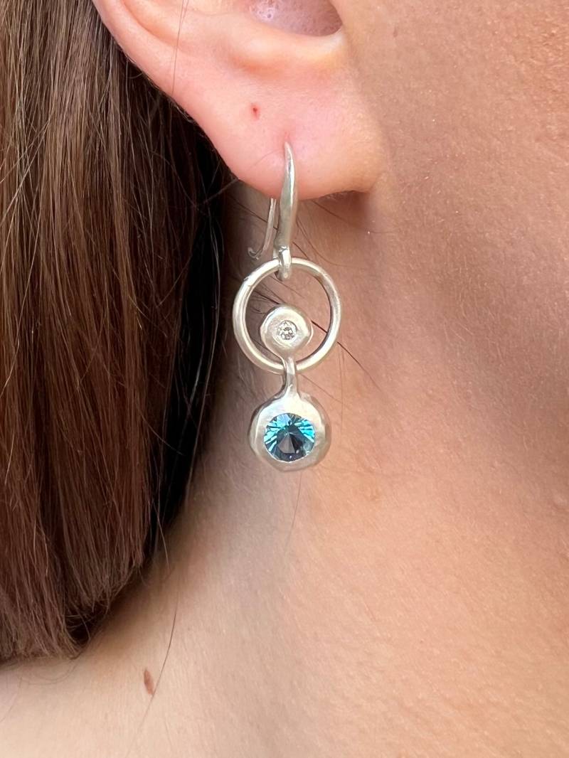 Diamant Und Blautopas Sterling Silber Ohrringe, Tropfen Edelstein Ohrringe Diamant Und Blautopas Sterling Silber Ohrringe, Tropfen Edelstein Ohrringe von RMJewelryNYC