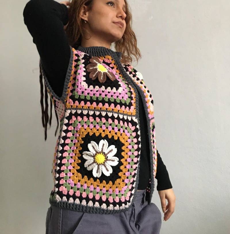 Gehäkelte Miniweste, Gehäkelte Hippieweste, Florale Herbstweste, Pulloverweste, Geschenk Für Frau von RMNKnitBagShop