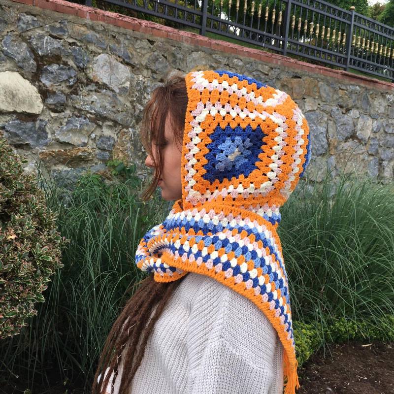 Oma Quadrat Gestrickt Bunt Hoodie Schal, Winter Frauen Boho Schal Mit Kapuze von RMNKnitBagShop